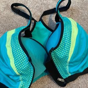 VS sport bra NEW